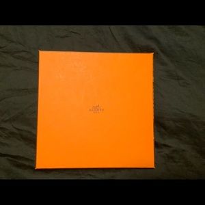 Hermès box and ribbon